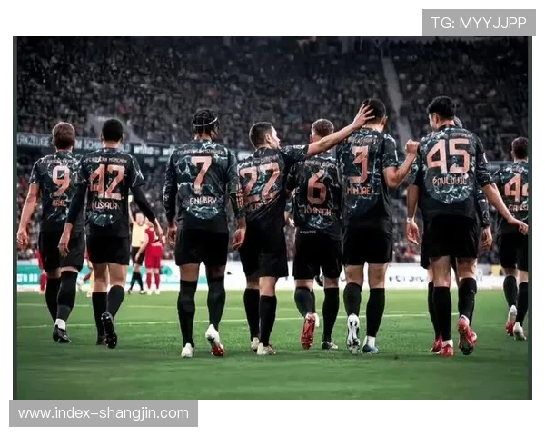 拜仁需提防亚特兰大高效反击 防守端隐患尚未解决